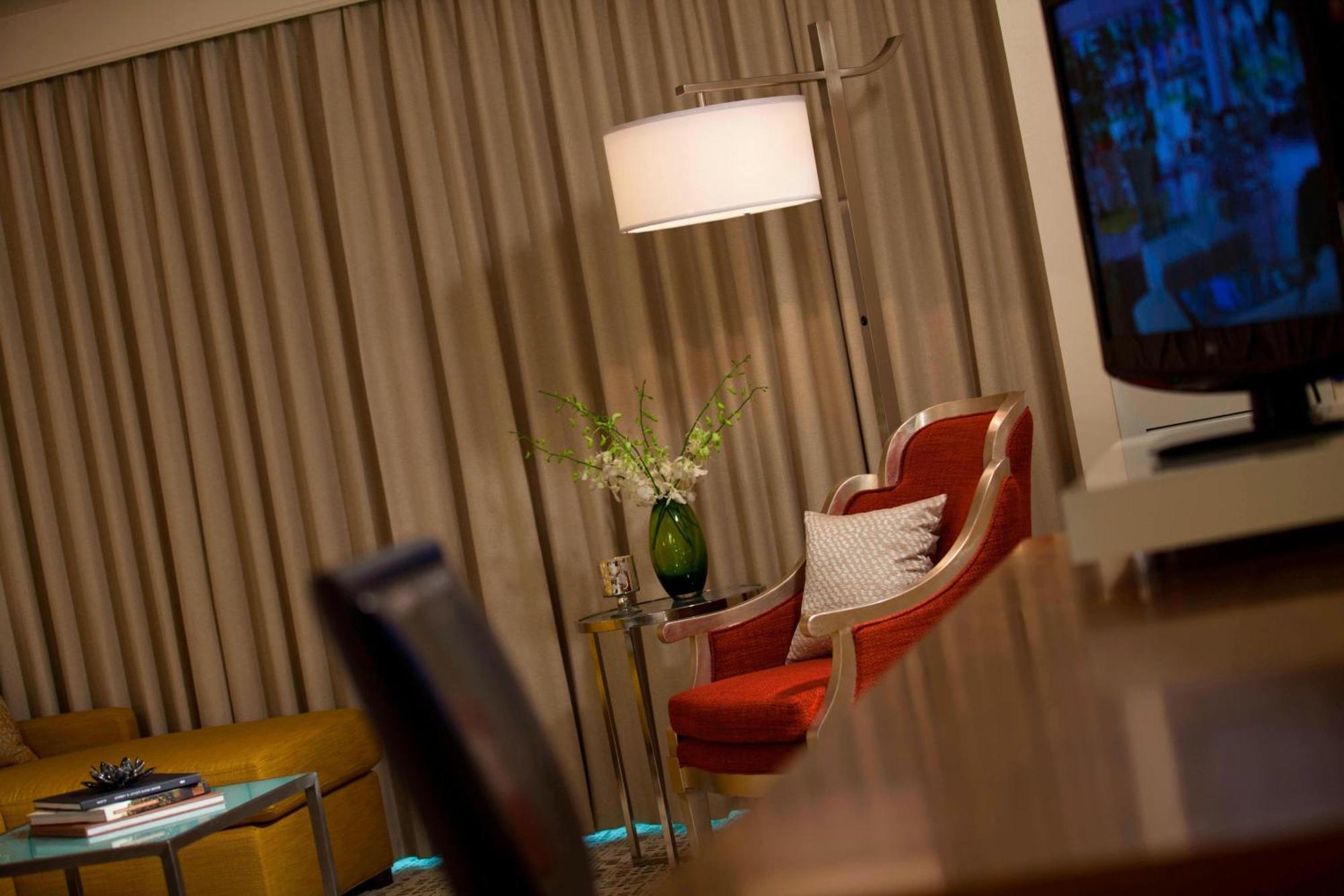 Renaissance Baton Rouge Hotel Inniswold Экстерьер фото